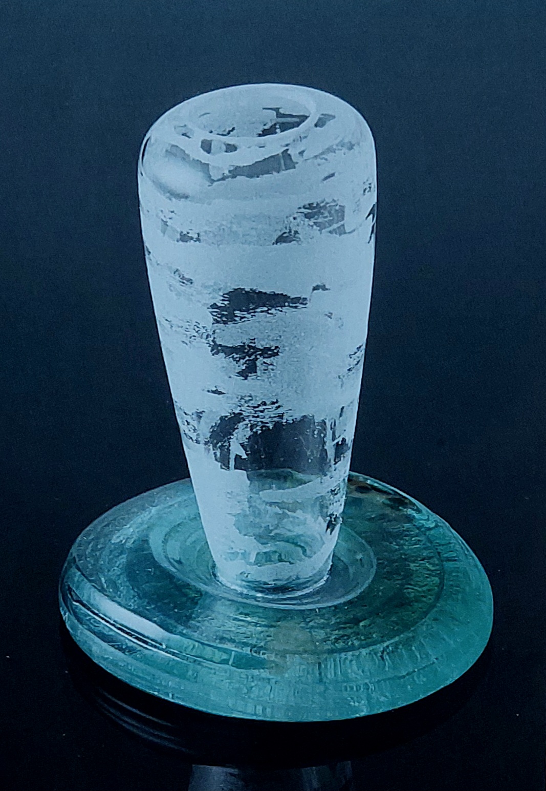 Česká kobliha / Bohemia Doughnut - Sklo lehané a hutní, ryté diamantem, lepené V 14.5 cm Š 13 cm  2005